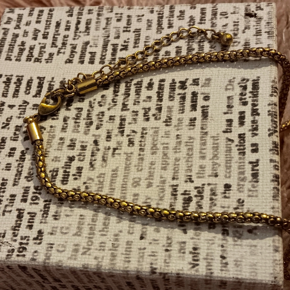 Vintage Estate AVON Amber Lucite Pendant Necklace - Picture 7 of 8